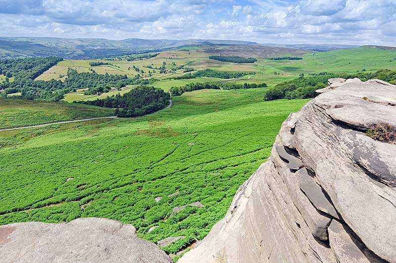 stanage-edge-stanage-edge-in-summertime