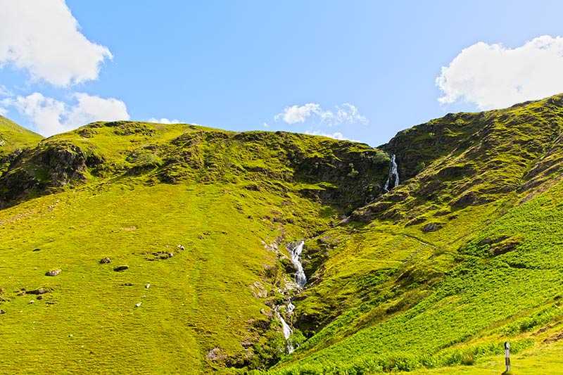 moss-force-moss-force-waterfall-on-a-beautiful-summer-day-at-newlands-hause-the-pass-between-the