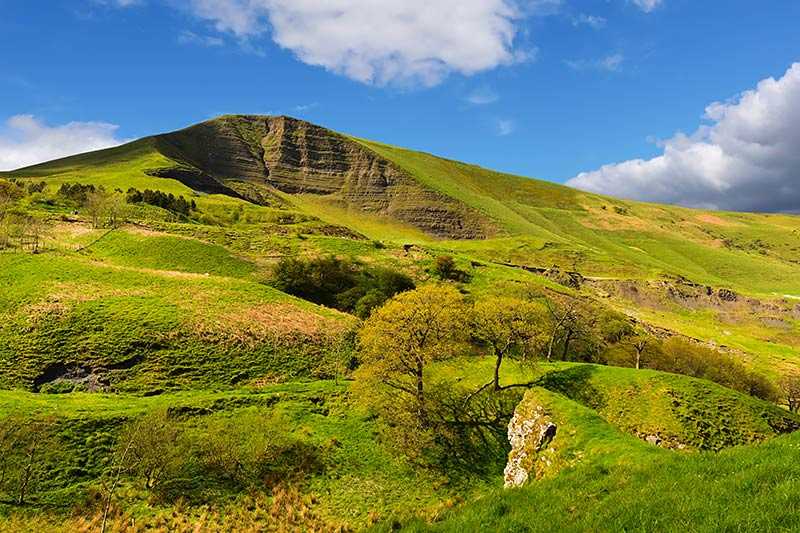 mam-tor-view-of-mam-tor-from-above-winnats-pass-near-castleton-in-the-peak-district-national-park