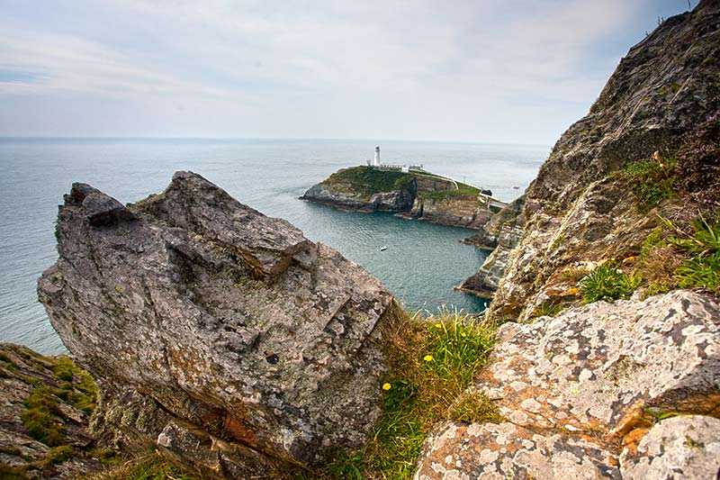 anglesey-aonb-south-stack-lighthouse-on-holy-island-near-holyhead-anglesey-north-wales-in-the