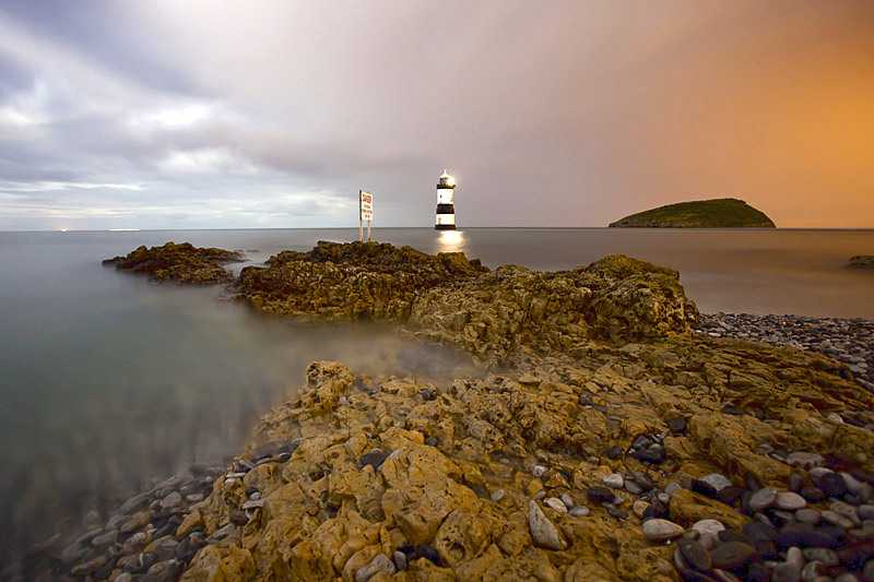 penmon-point-beach-penmon-point-lighthouse-at-night-with-star-trails