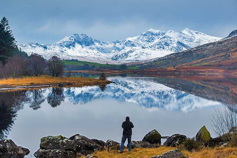 snowdon-the-horseshoe-of-mount-snowdon-reflected-in-the-lake-called-llynnau-mymbyr