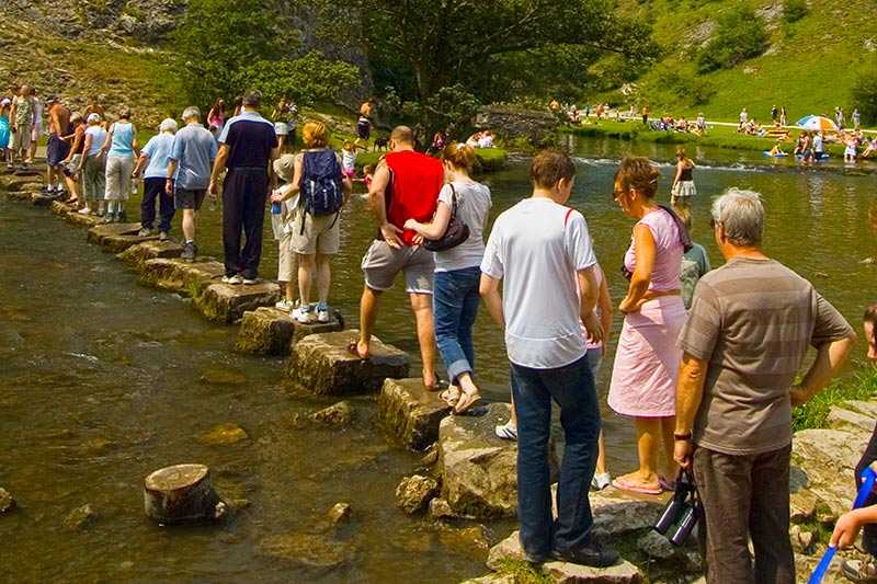 dovedale-stepping-stones-dovedale-uk