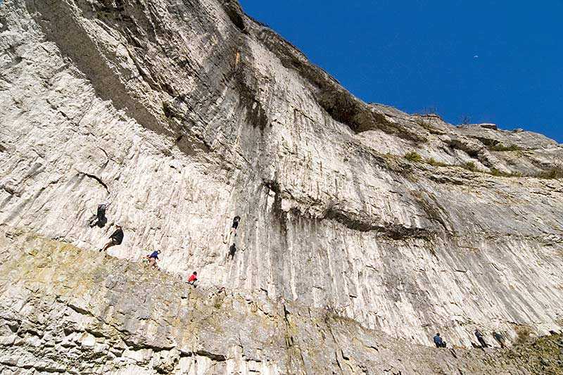 malham-cove-malham-cove-in-the-yorkshire-dales-in-northern-england