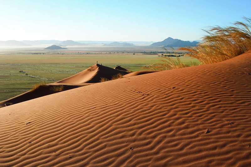 kalahari-desert-red-sand-dunes