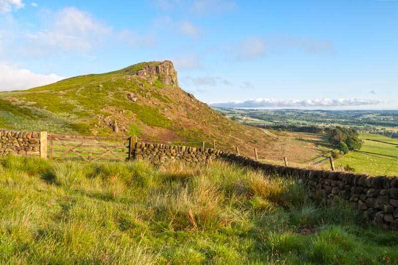 the-roaches-peak-district-landscape-of-the-roaches-showing-gate-footpath-and-hill-in-distance