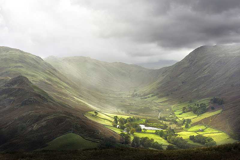 boredale-valley-boredale-valley-lake-district-england-caught-in-the-sunlight-on-a-cloudy-misty