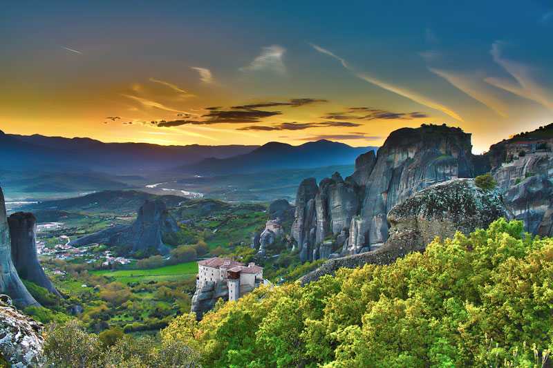 cliffs-of-meteora-the-pinnacles-took-shape-during-the-paleogene-period-ruffly-60-million-years-ago