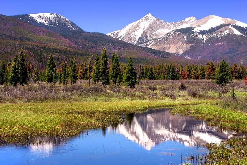 rocky-mountain-national-park-snowy-peaks-in-rocky-mountain-national-park