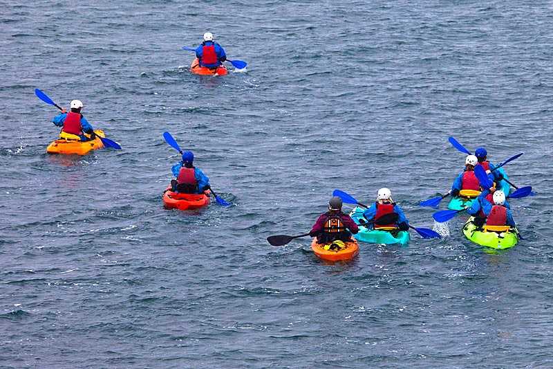 trearddur-bay-beach-trearddur-bay-and-kayakers-going-out-for-a-paddle-isle-of-anglesey