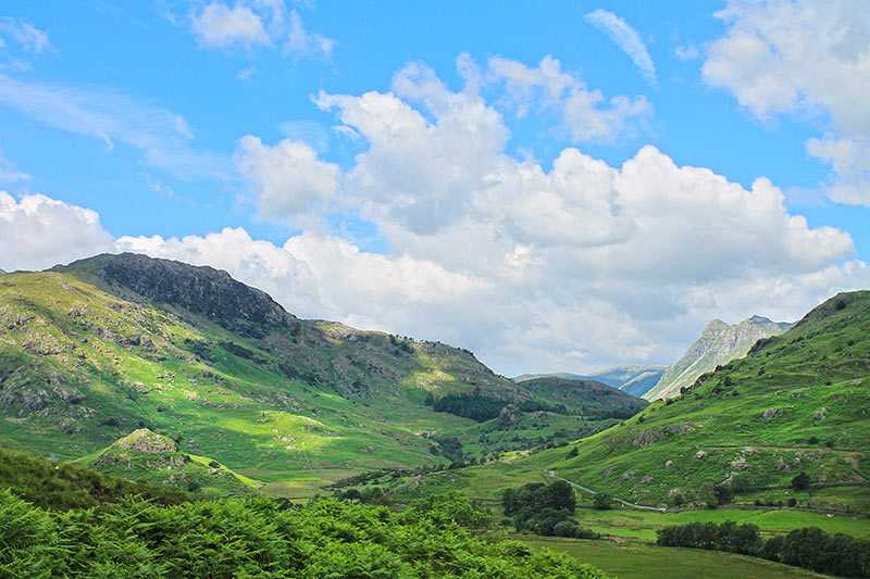 little-langdale-valley-view-towards-the-langdale-pikes-from-tilberthwaite-cumbria