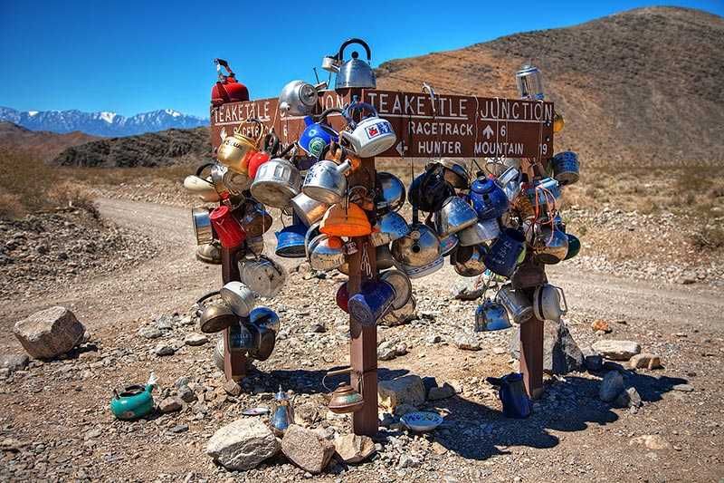 death-valley-national-park-teakettle-junction-1260-m-4150-feet-is-a-junction-between-unpaved-roads