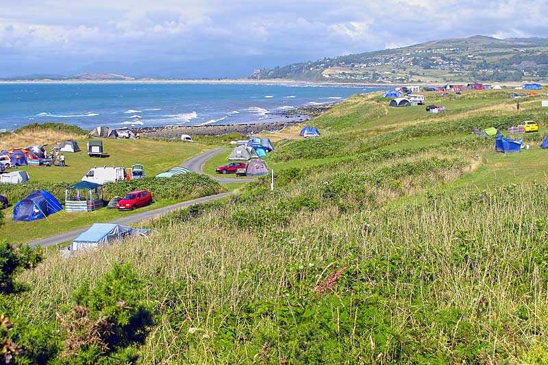 harlech-beach-shell-island-is-one-of-the-largest-campsites-in-the-world-sited-in-gwynedd-wales