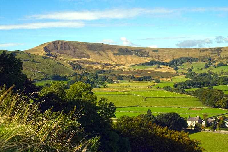 mam-tor-view-of-mam-tor-in-the-peak-district-from-pevril-castle