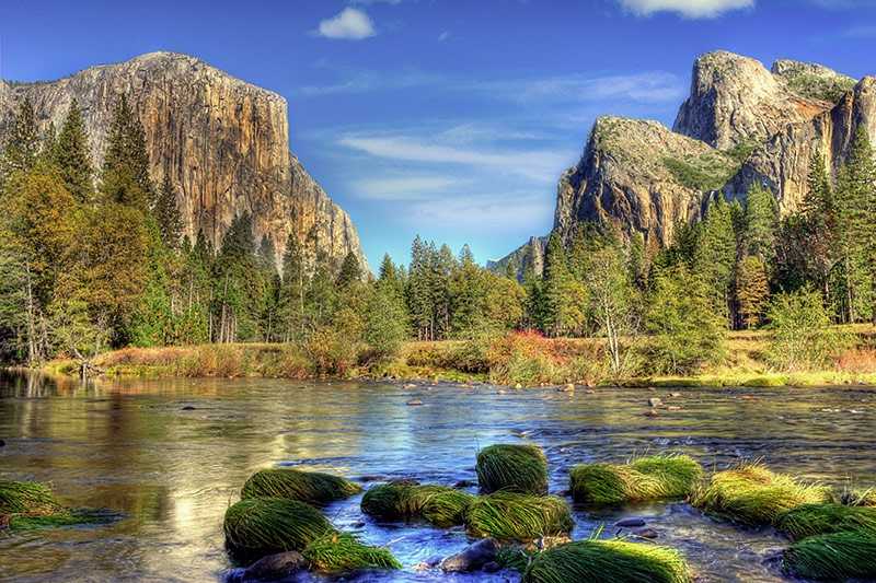 yosemite-valley-yosemite-valley-in-autumn-viewed-from-the-merced-river