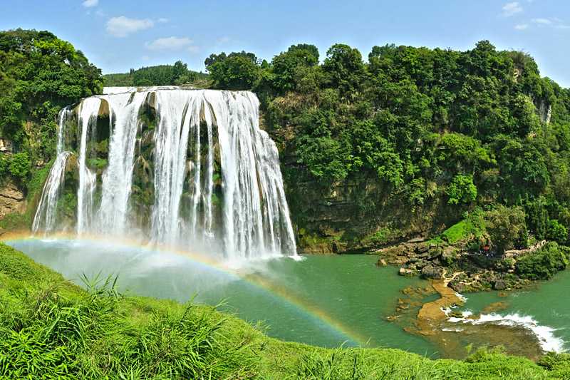 huangguoshu-waterfall-beautiful-rainbow-created-by-small-water-particles