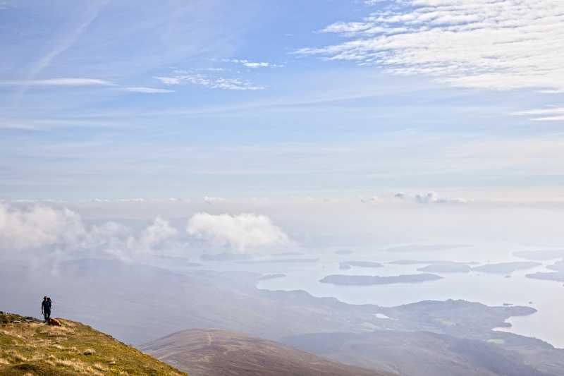 loch-lomond-and-the-trossachs-national-park-climbing-ben-lomond-with-loch-lomond-in-the-distance