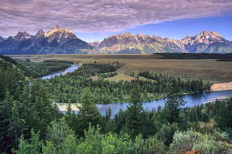 grand-teton-national-park-the-snake-river-wanders-through-jackson-hole