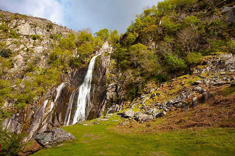 aber-falls-aber-falls-a-waterfall-in-the-foothills-of-snowdonia-mounatin-range