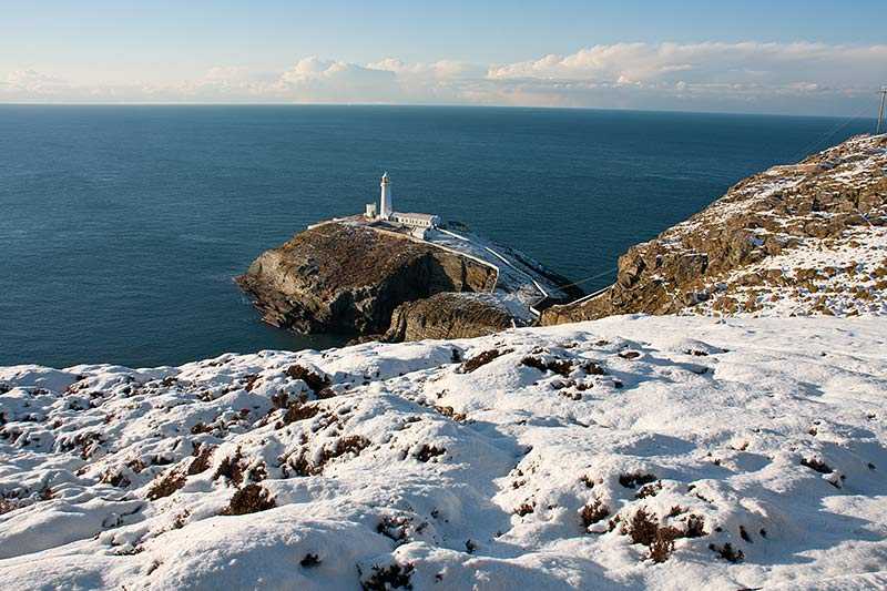 anglesey-aonb-view-from-ellins-tower-in-winter-with-snow-on-the-ground-isle-of-anglesey-north-wales