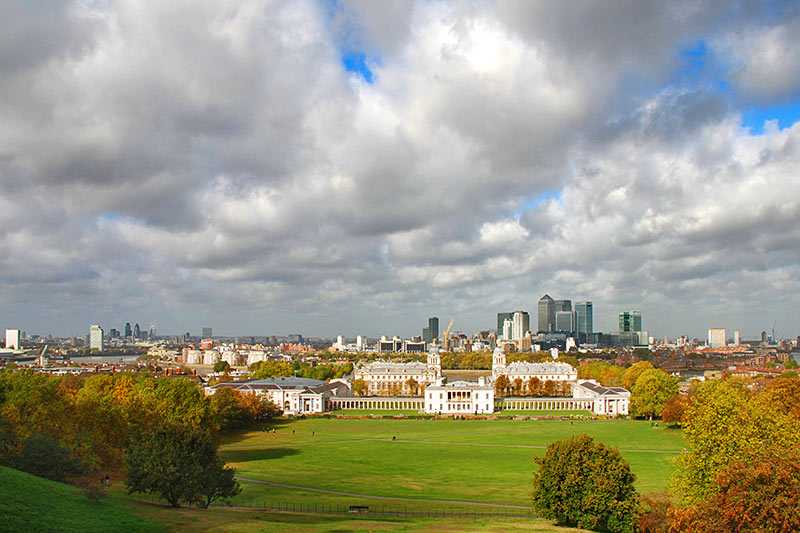 greenwich-park-london-skyline-with-canary-wharf-viewed-from-greenwich-park